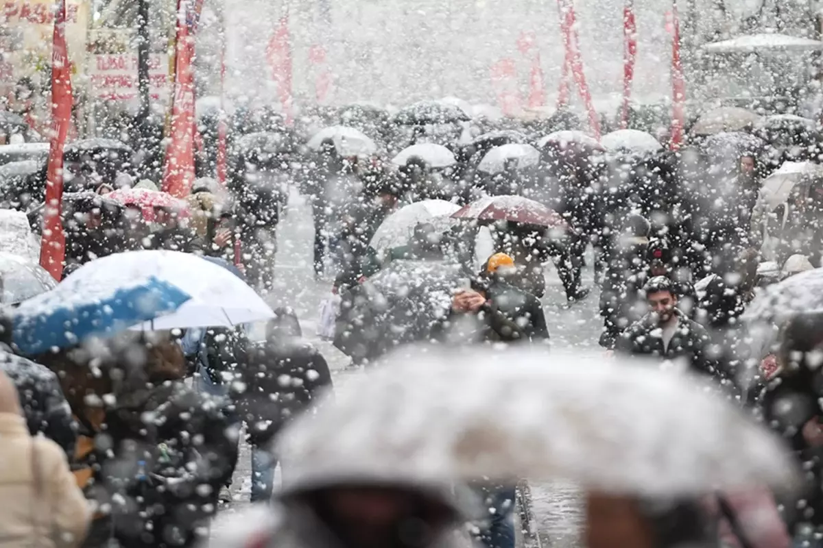 Lapa lapa kar yağacak! İstanbul’un yanı başına geldi